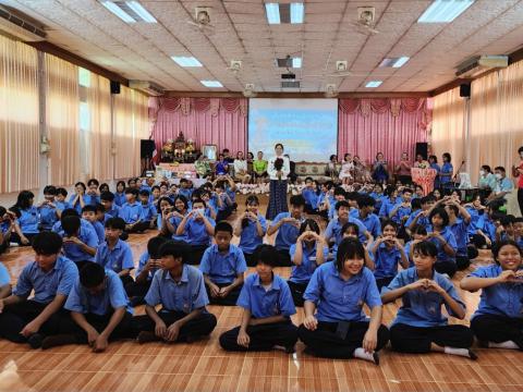 นางสาวพัชรวดี บุญมาก รองผู้อำนวยการโรงเรียนมัธยมโพนค้อ ย้ายไปดำร