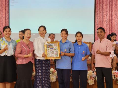 นางสาวพัชรวดี บุญมาก รองผู้อำนวยการโรงเรียนมัธยมโพนค้อ ย้ายไปดำร