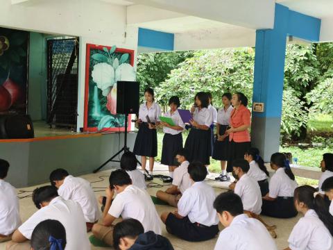 นางสมคิด ศิลาโชติ รองผู้อำนวยการโรงเรียนมัธยมโพนค้อ